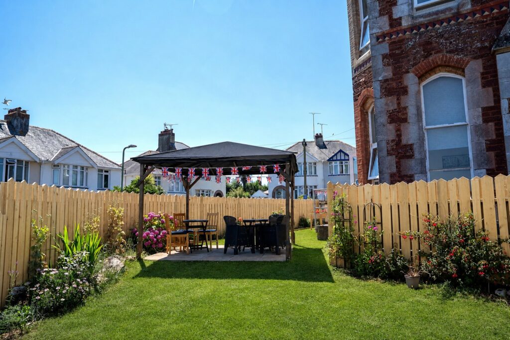A clean establishing view of Kingsmount Residential Home